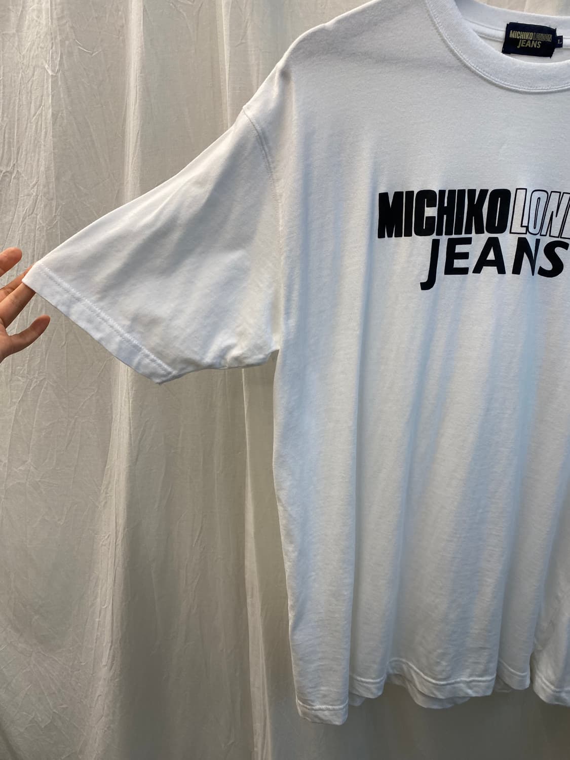 MICHIKO LONDON JEANS 화이트 반팔티셔츠(L) 상품이미지6