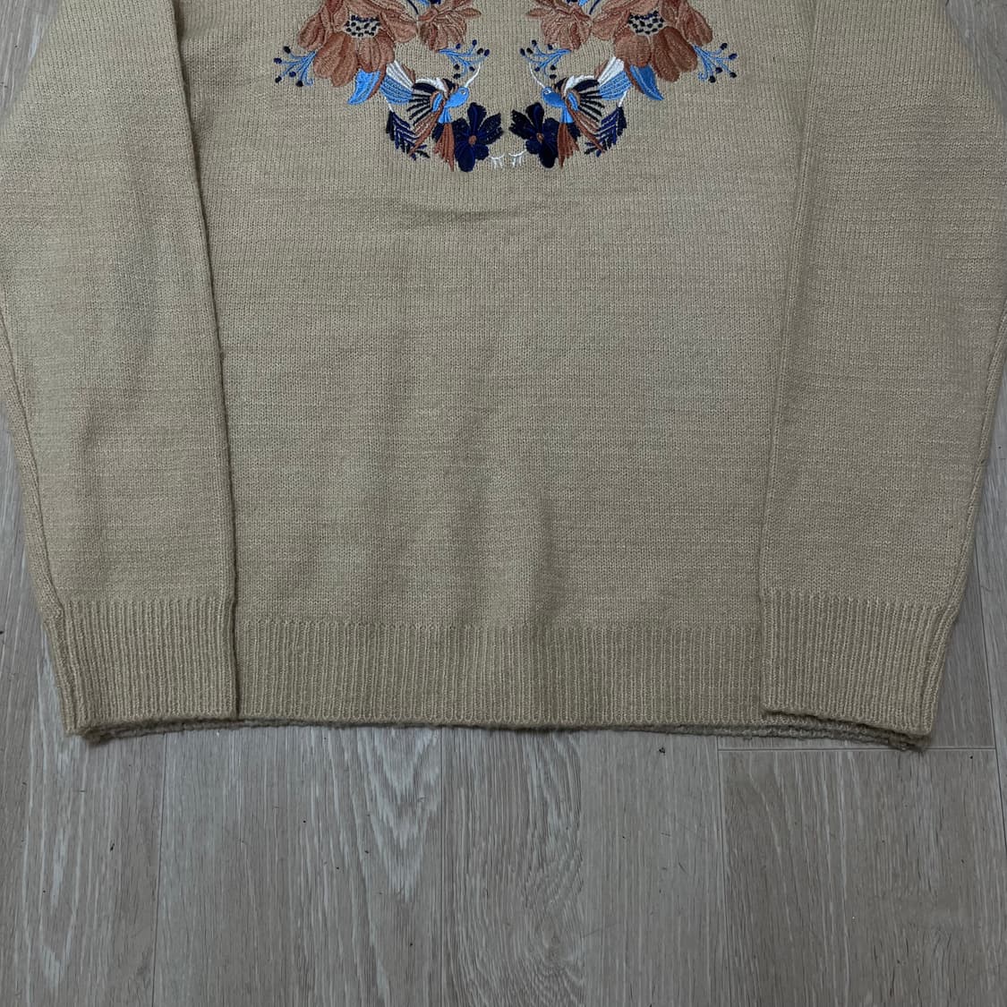 애슐리 여성 플라워 자수 라운드 니트 M/95 상품이미지7