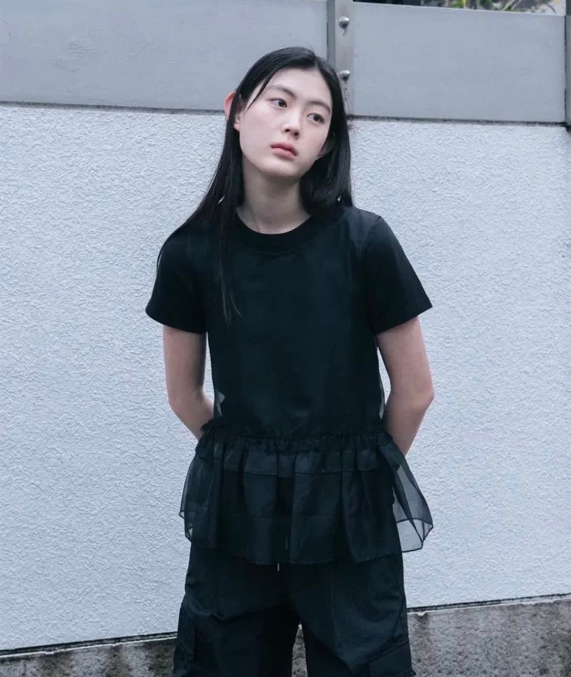 오헤시오 프릴 레이스 레이어드 슬리브리스 탑 블랙 상품이미지4