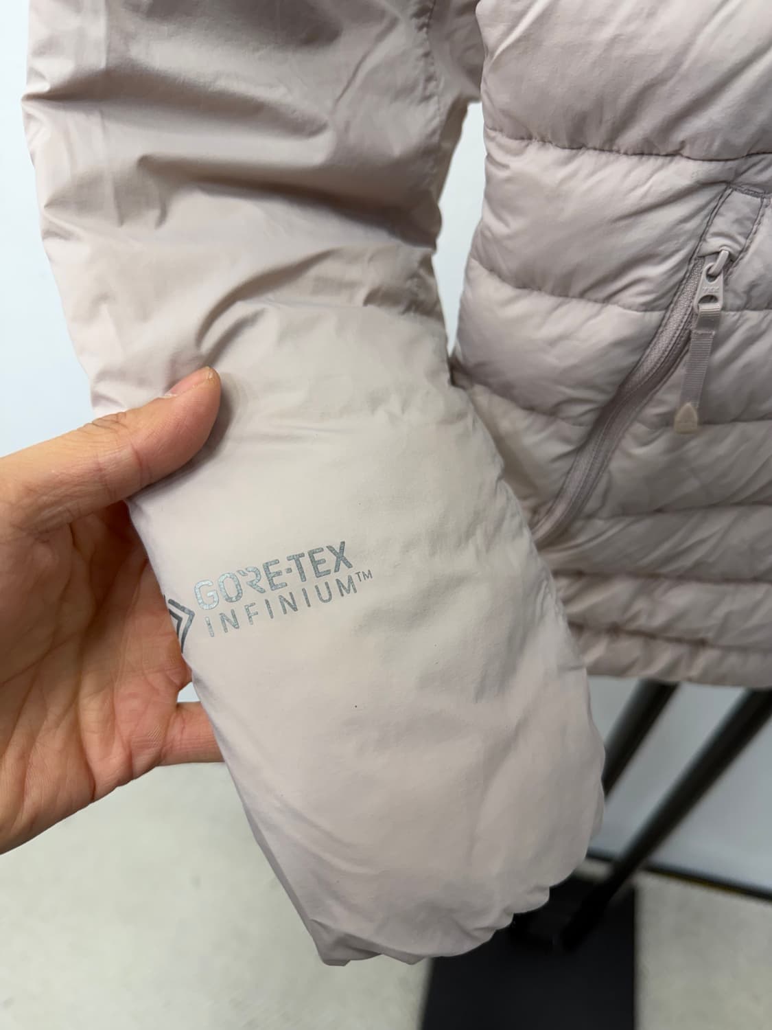 정품) 코오롱 여성 고어텍스 구스패딩 95 상품이미지4