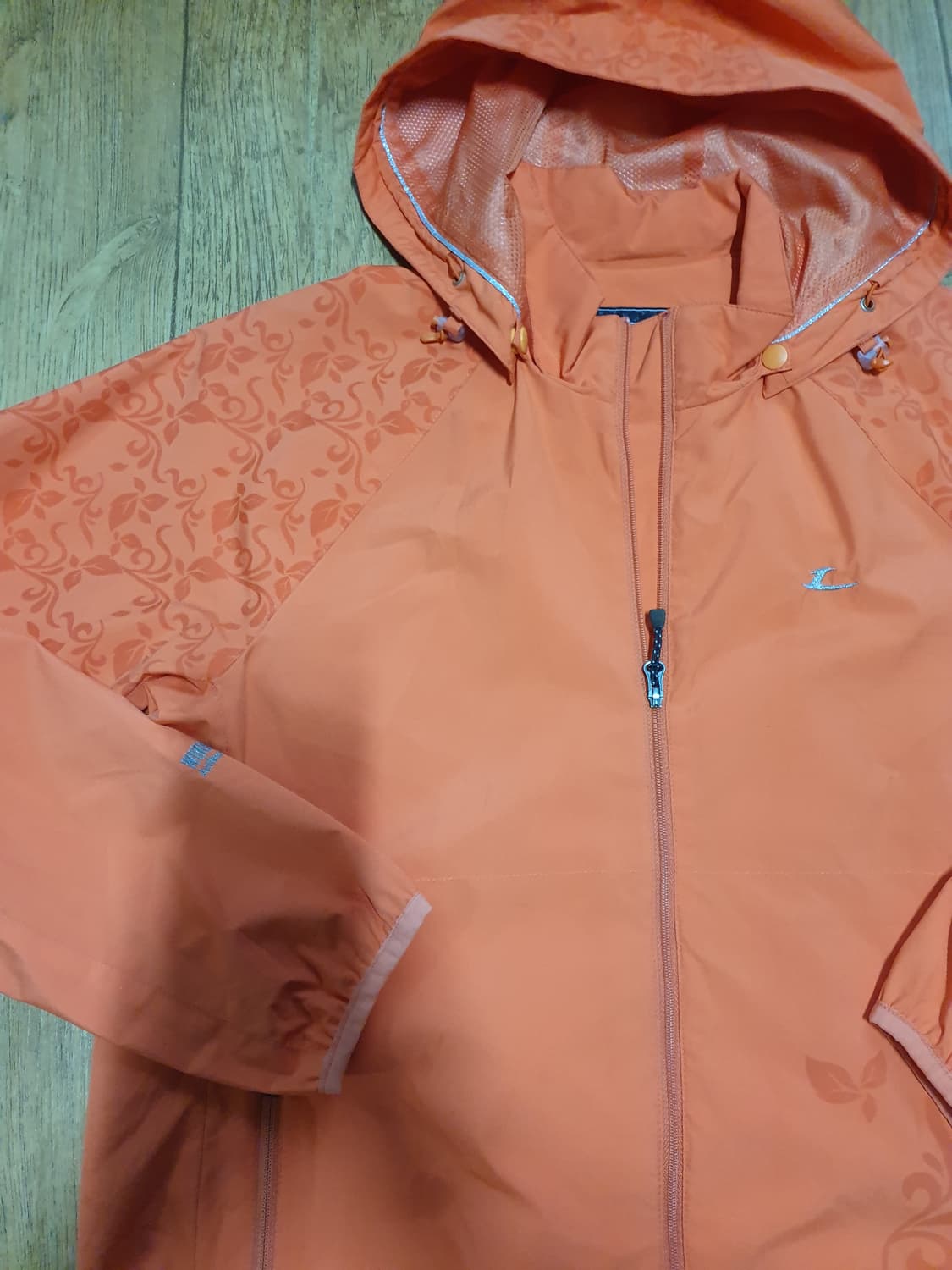 1003 르까프 운동복 바람막이 100 사이즈입니다 상품이미지3