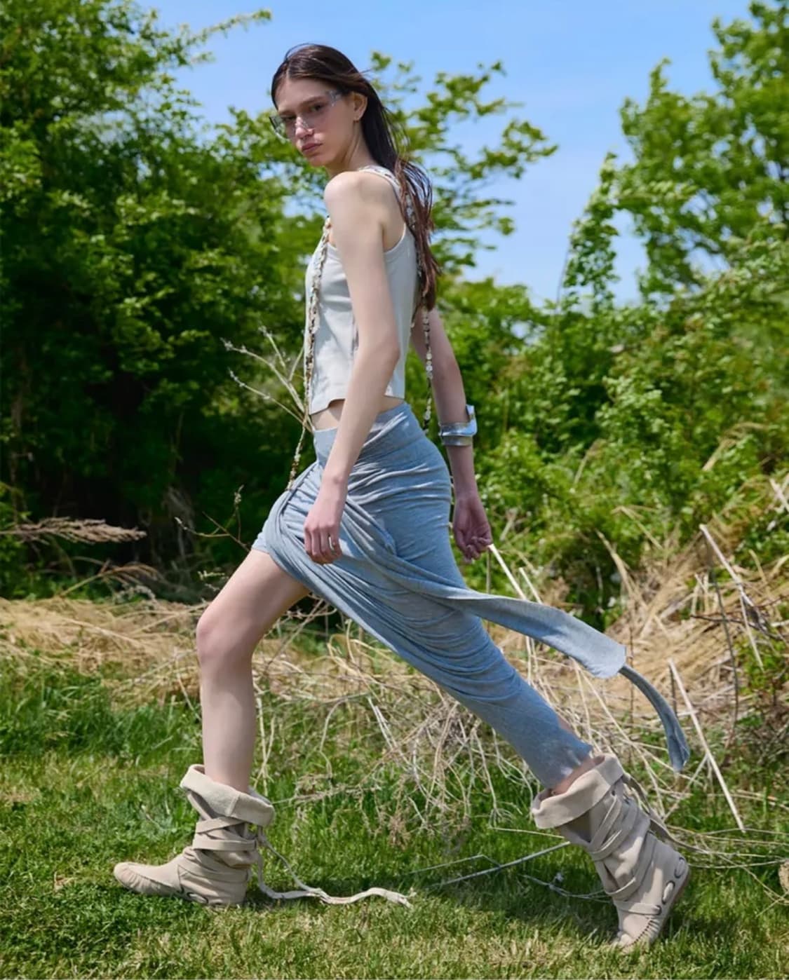 더포르타 애시메트리컬 드레이프 스커트 그레이 언발란스트임미디치마롱스트랩회 상품이미지4