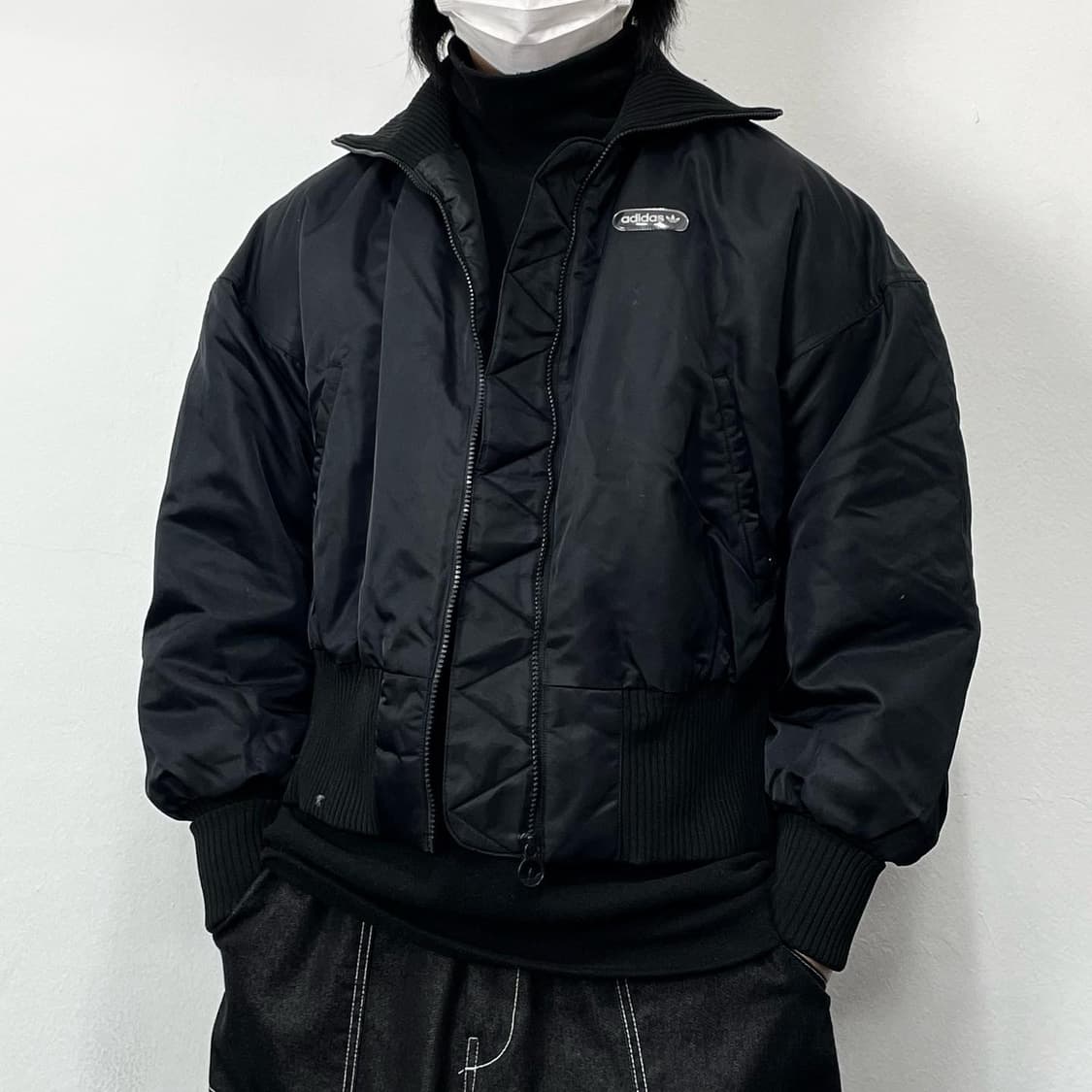 L 아디다스 하이넥 절개 크롭 봄버자켓 상품이미지2