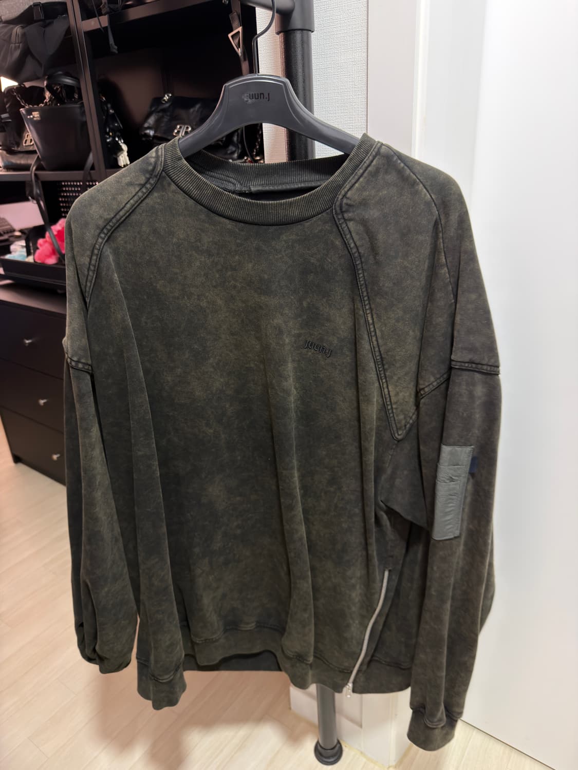 준지 25ss 지퍼 포켓 크루넥 맨투맨 카키 L jc5241p00h 상품이미지1