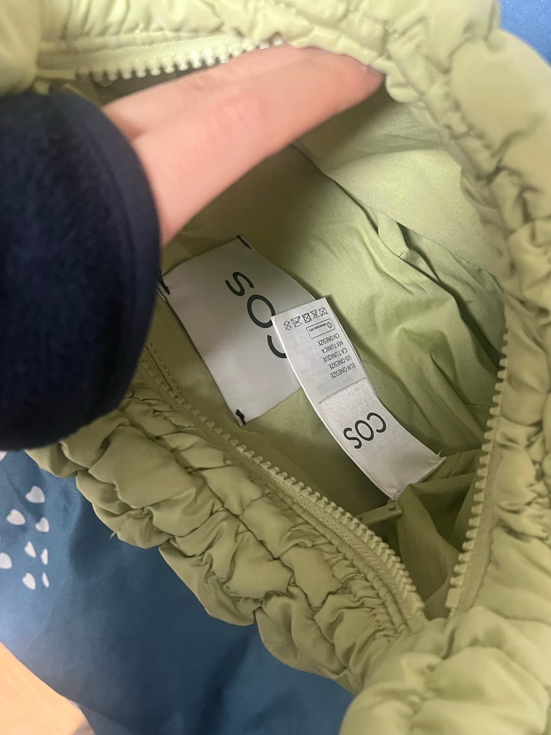 Cos 코스 퀼티드 미니백 구름백 라이트그린 말차백 상품이미지2