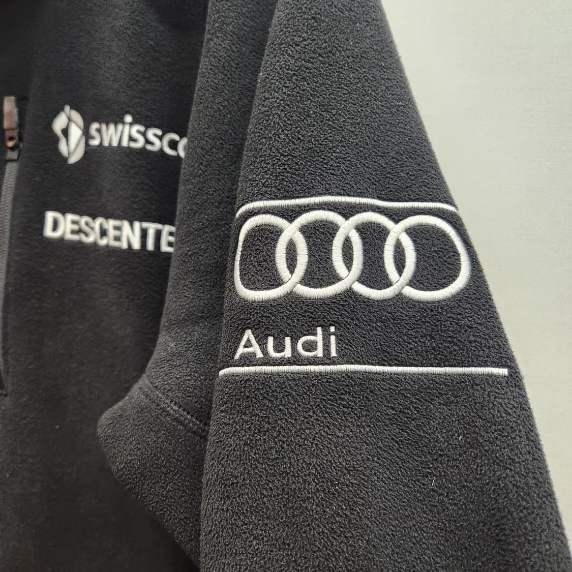 데상트 스폰서 로고 플리스(후리스) 집업 L 상품이미지2