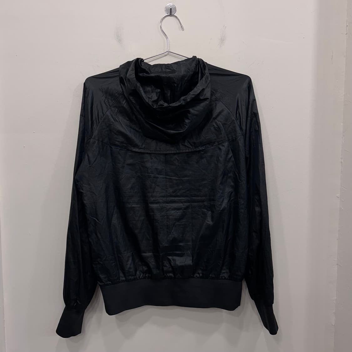 나이키 자수로고 래글런 글로시 후드 바람막이 상품이미지5