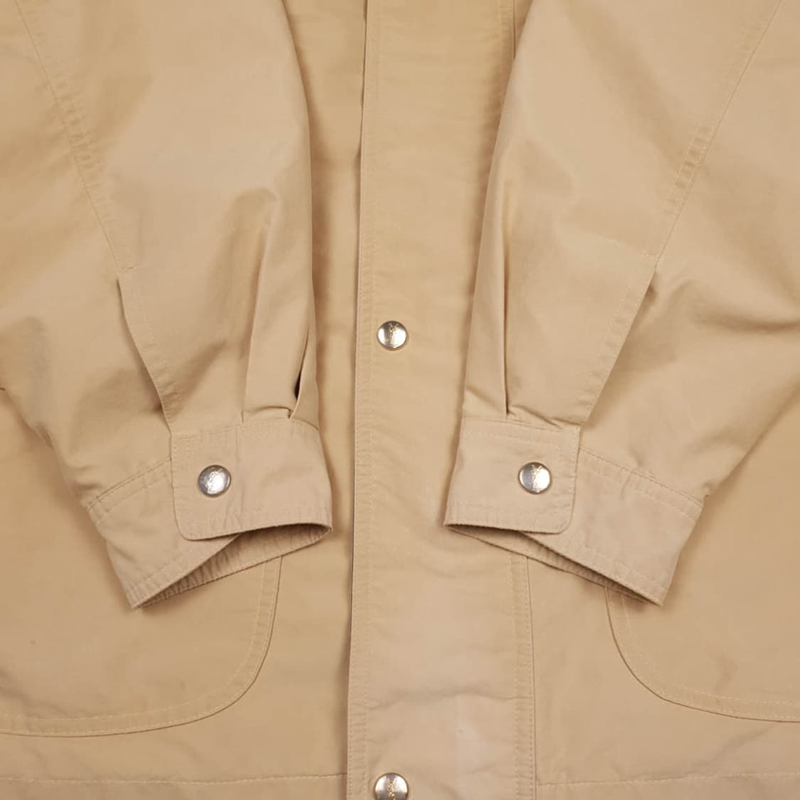 입생로랑 YSL 베이지 포켓 자수로고 히든후드 스윙톱  상품이미지2