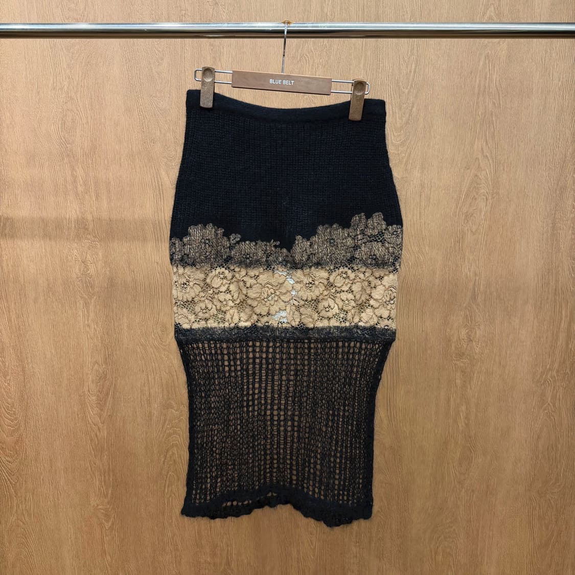 넘버투애니원 니트 스커트 레이스 배색 시스루 네트 디테일 슬림핏 블랙 상품이미지3