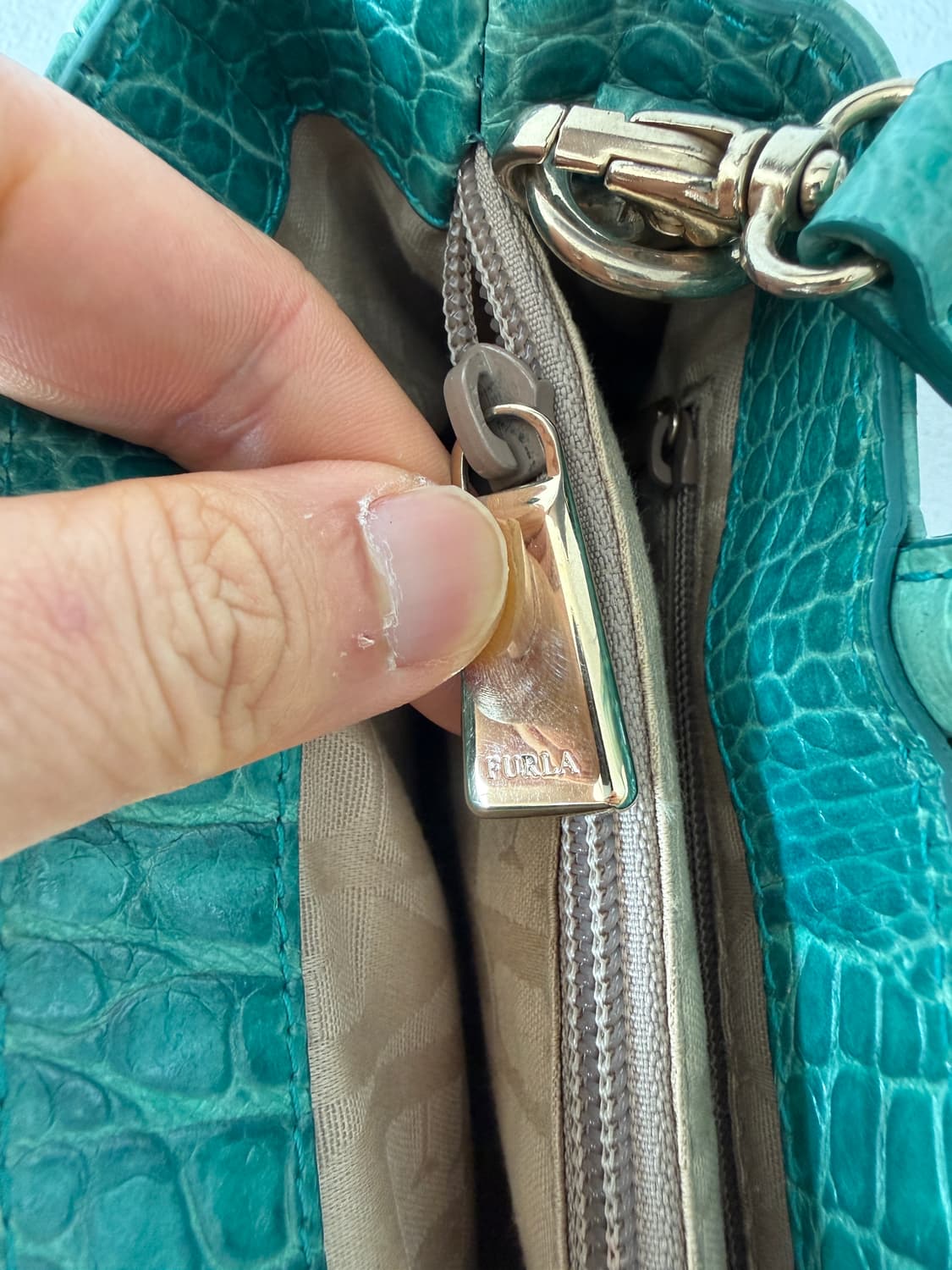 훌라(FURLA) 크로커 엠보 토트백(크로스 가능) 상품이미지9