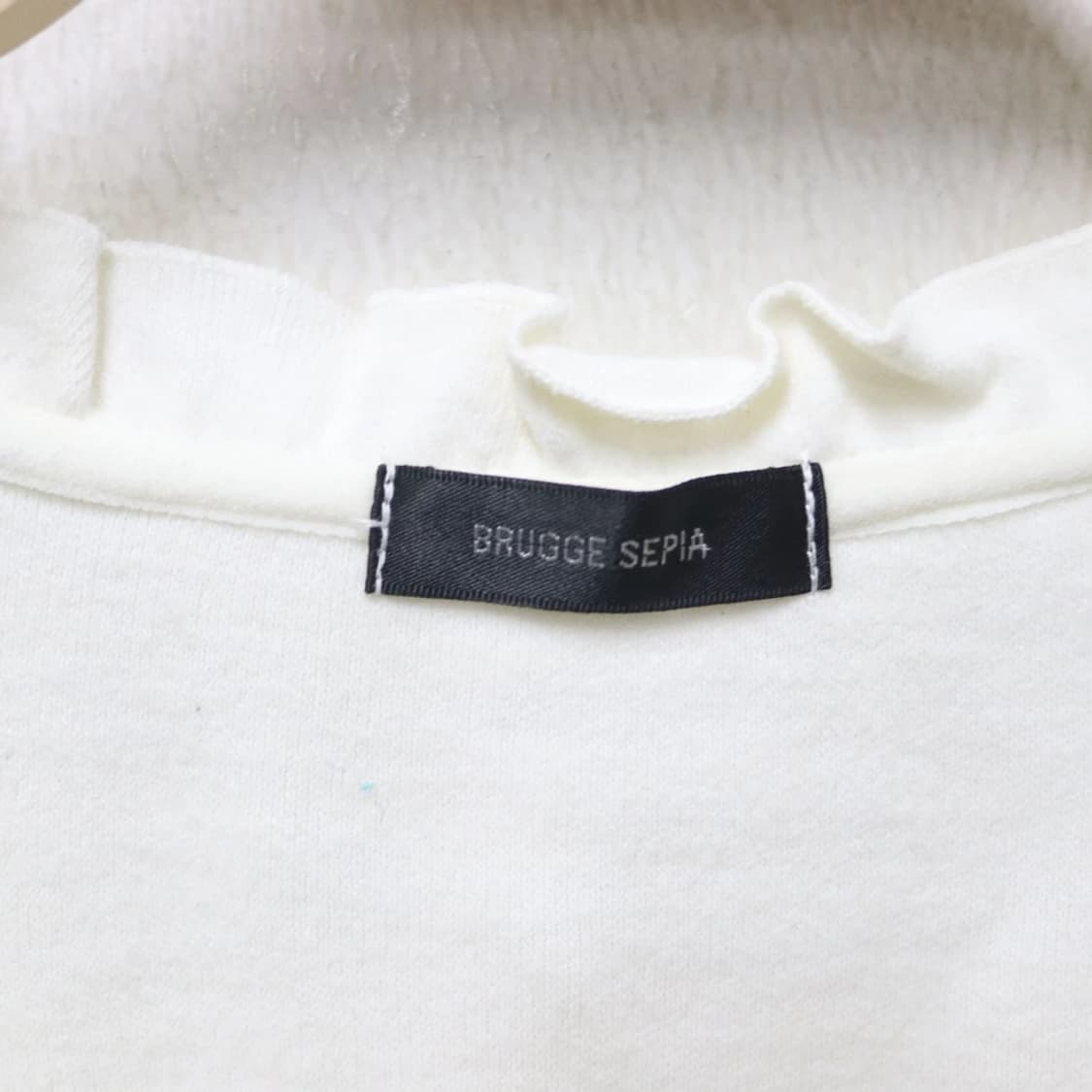 BRUGGE SEPIA 리본코어 울 혼방 셔링 블라우스 62431 상품이미지7