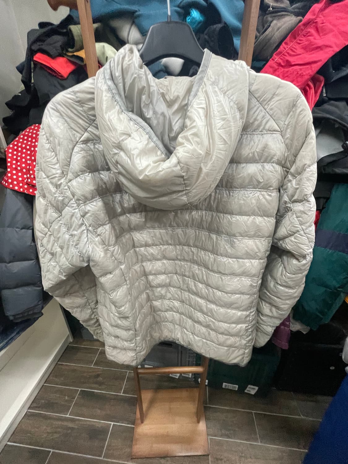 유니클로 경량패딩 남여공용 l사이즈  상품이미지3