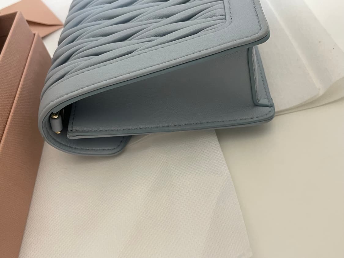 미우미우 마테라쎄 체인 크로스백 상품이미지4