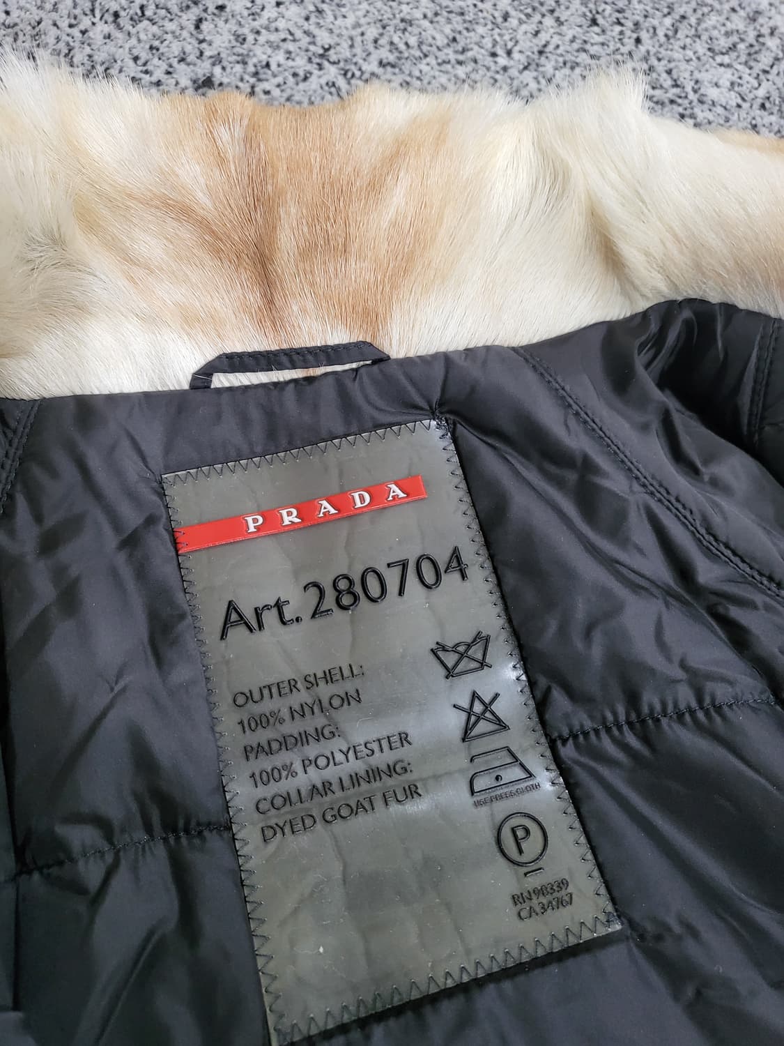 프라다(PRADA) 여성용 패딩 코트 상품이미지4