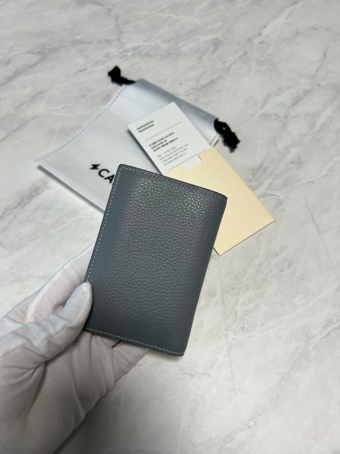 디올 CD 아이콘 버티컬 바이폴드 지갑 상품이미지2