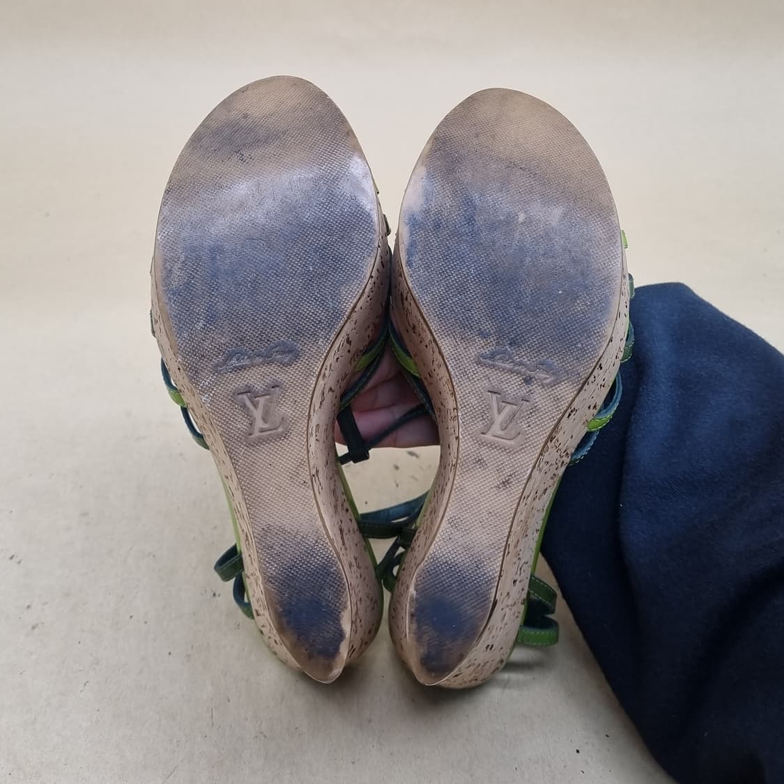 루이비통 여성 웨지샌들220 굽12 상품이미지3