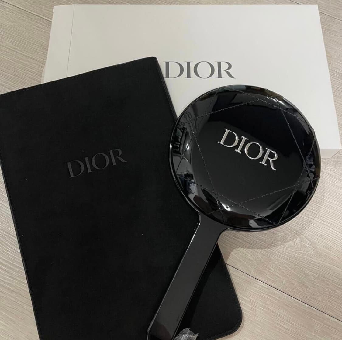 디올뷰티 블랙 핸드미러 손거울  상품이미지5