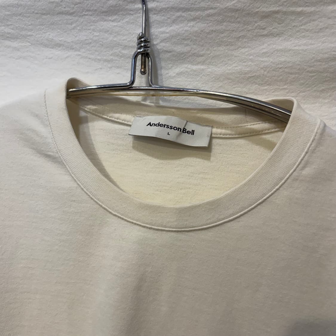 앤더슨벨 로고 반팔티 아이보리 상품이미지3