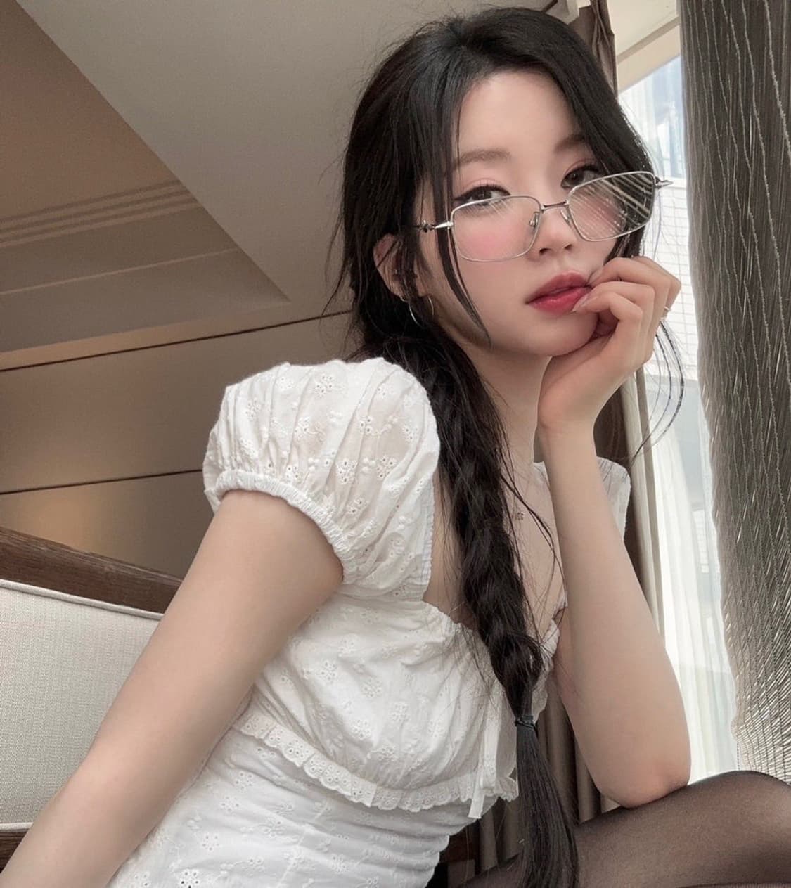 베이비몬스터 아사 착용 루루서울 loulouseoul 퍼프 블라우스 상품이미지1