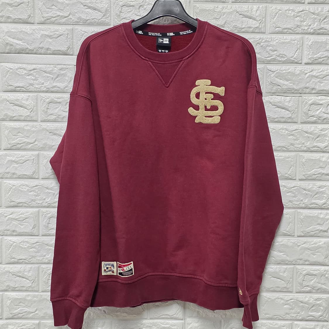 택포_ 뉴에라 버건디 맨투맨 100 상품이미지1