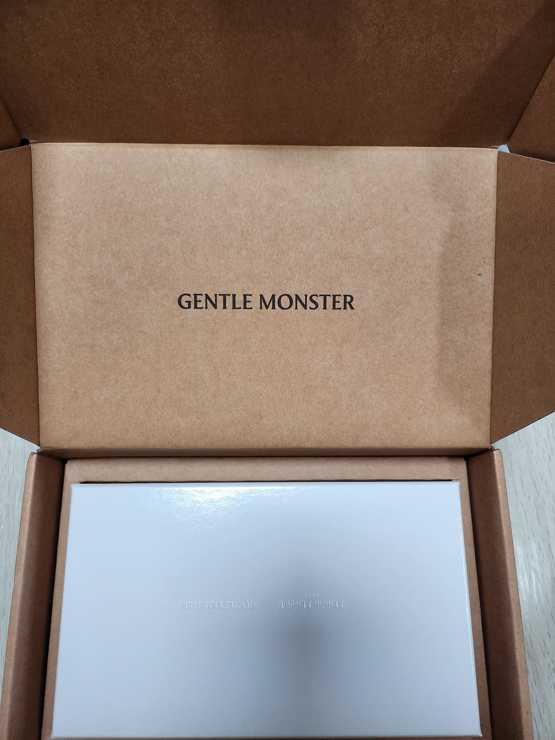 젠틀몬스터 X 마르지엘라 케이스 상품이미지5