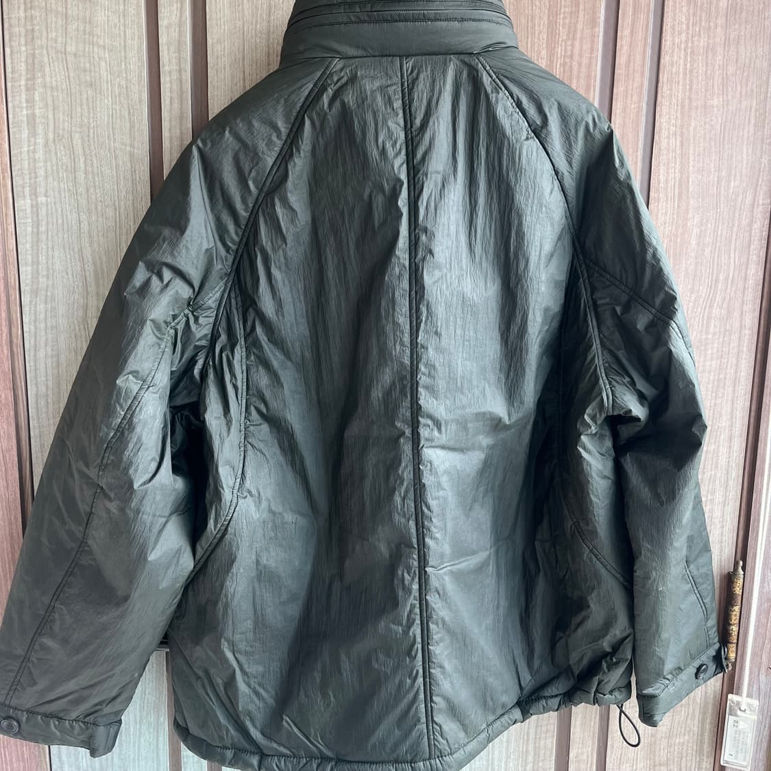 [새상품]언어펙티드 패디드 오블리크 집 점퍼 크랙그린 상품이미지3