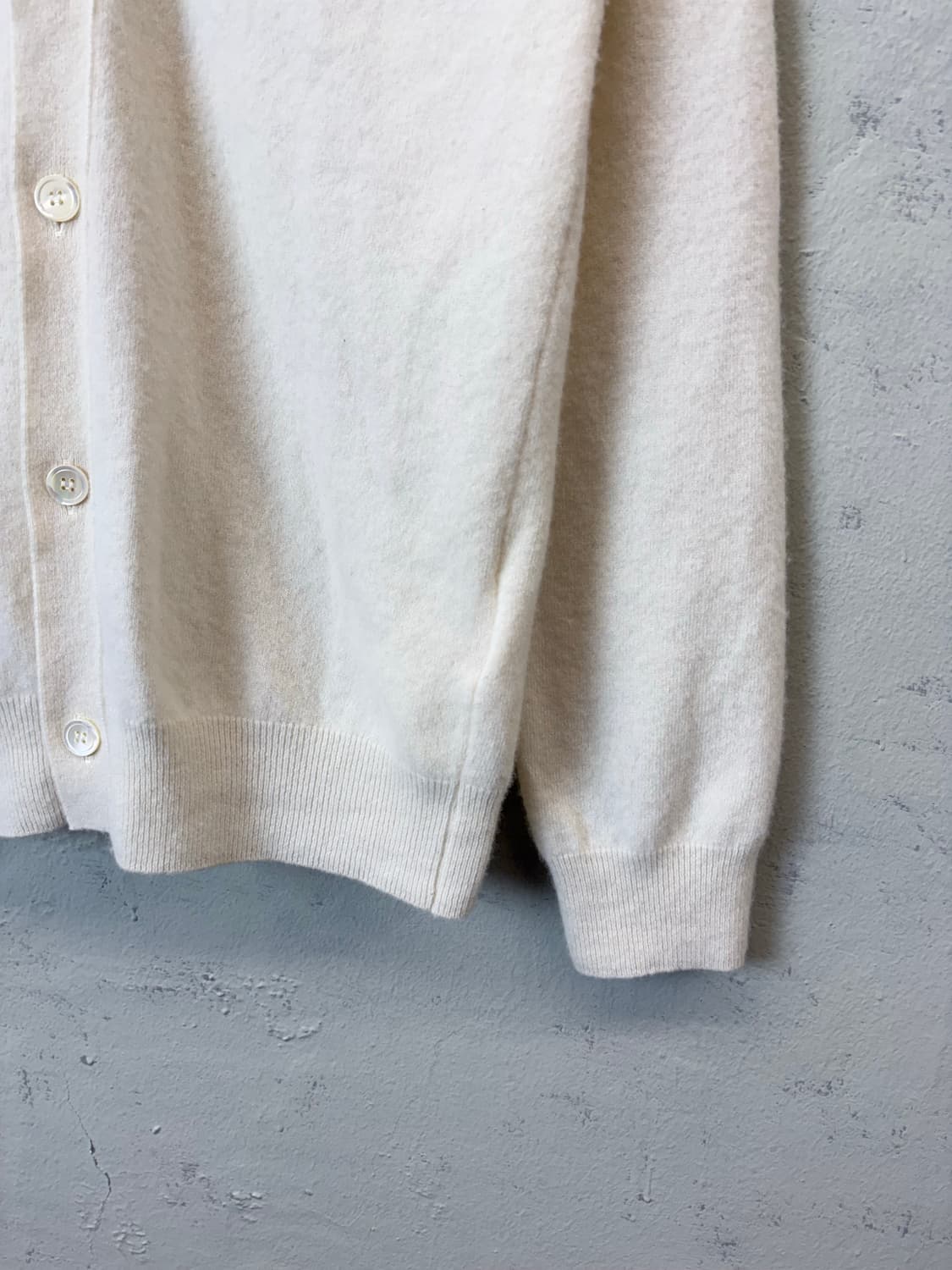 꼼데가르송 화이트와펜 가디건 상품이미지3