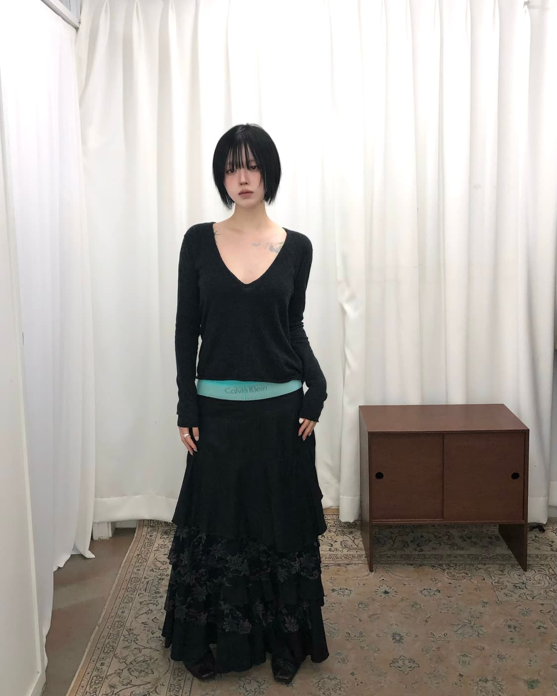 다크 그레이 브이넥 니트 상품이미지3