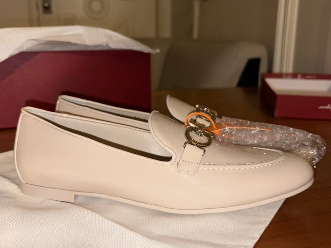 (새상품) 페라가모 간치니 모카신 여성 로퍼 6½  상품이미지9