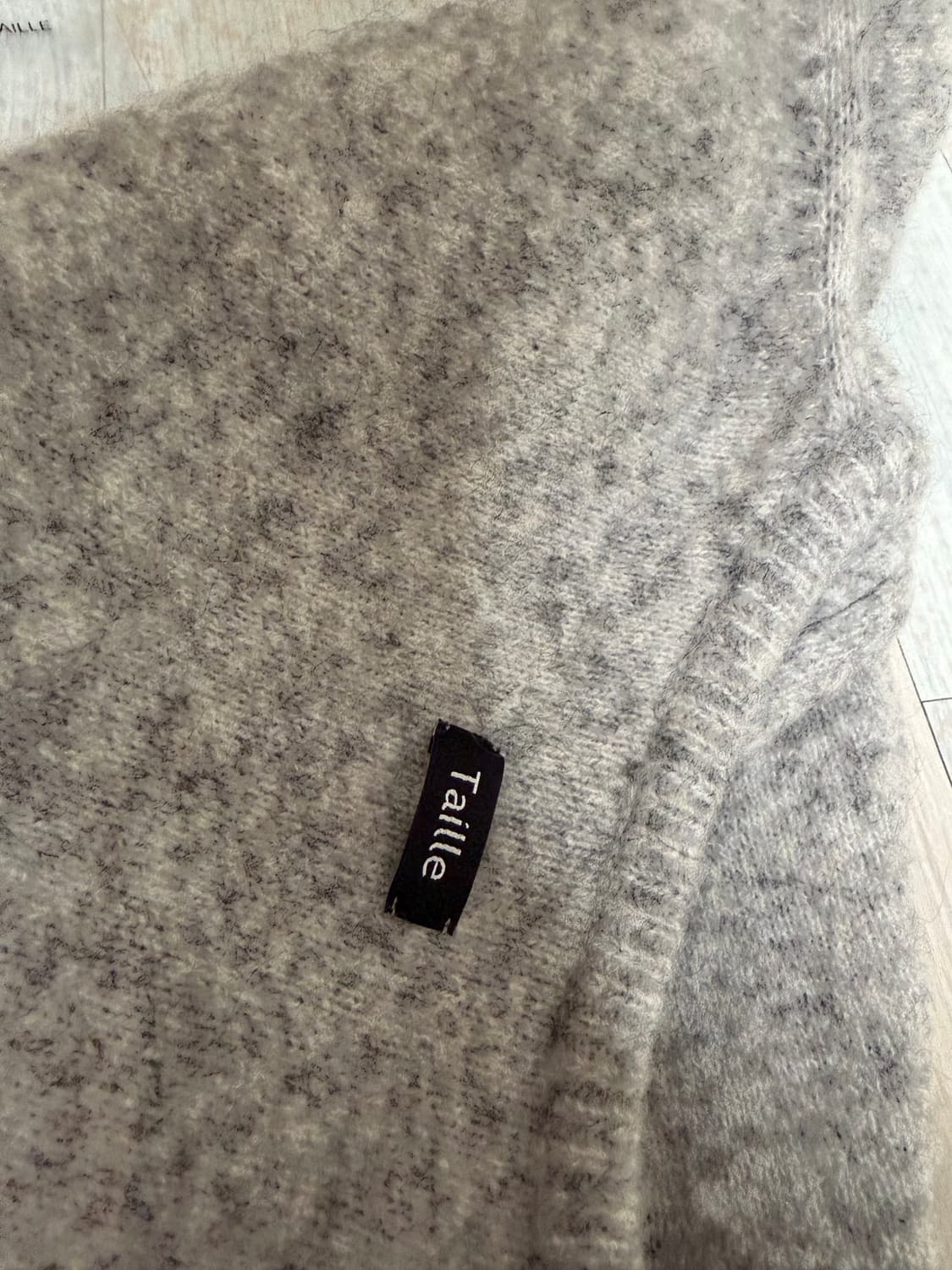 taille 타일레 브이넥 니트 2사이즈 상품이미지3