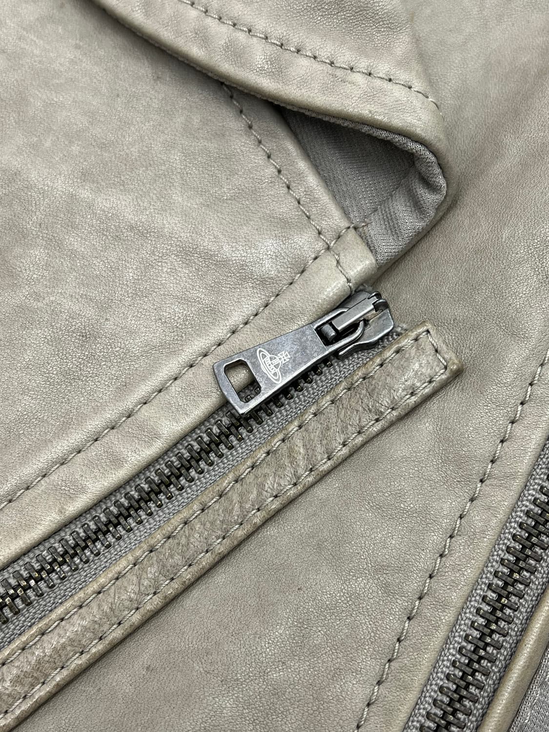 비비안 웨스트우드 레더 자켓 상품이미지4