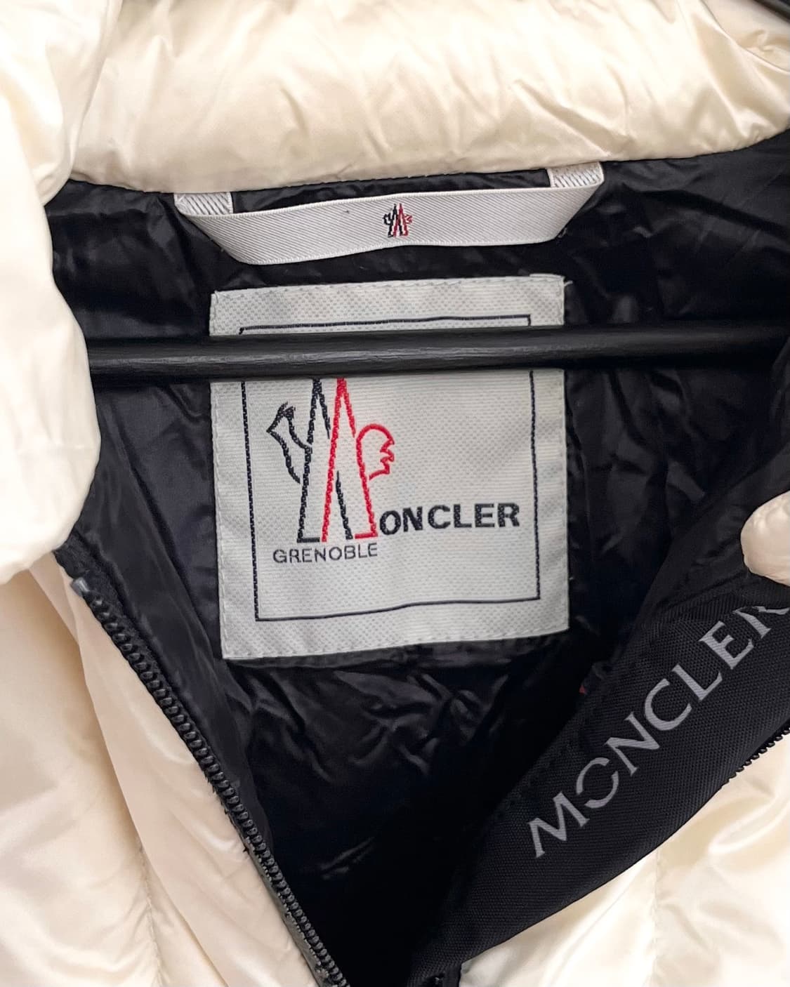 몽클레어 오프화이트 그레노블 브르쉬 다운 자켓 상품이미지7