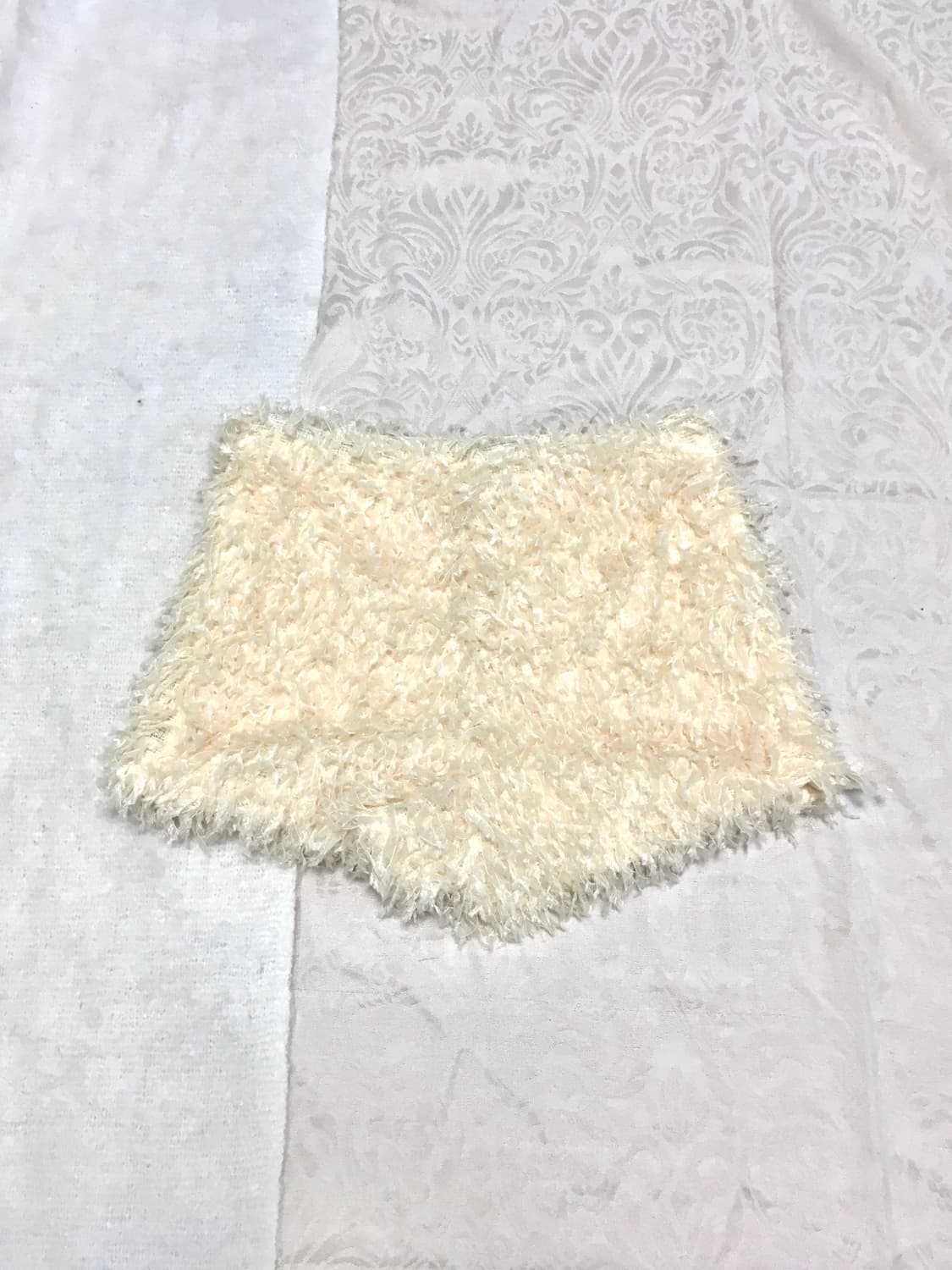 베이지 퍼 로우라이즈 숏츠 상품이미지1