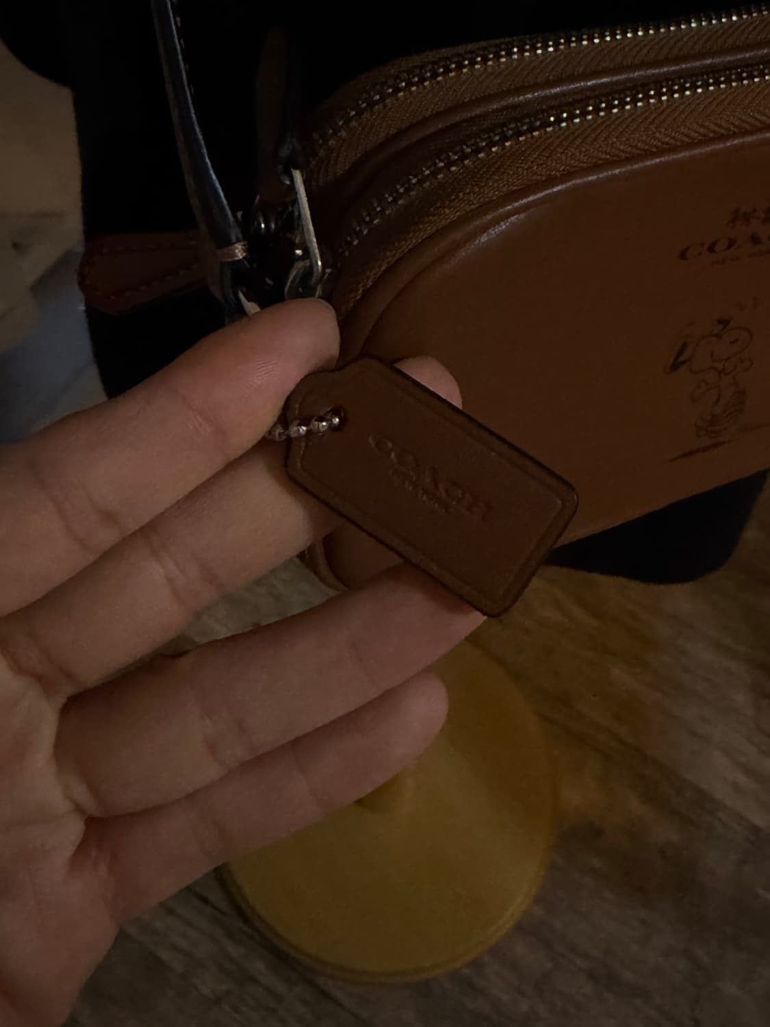 코치 미니 크로스백 x 스누피 콜라보  상품이미지6