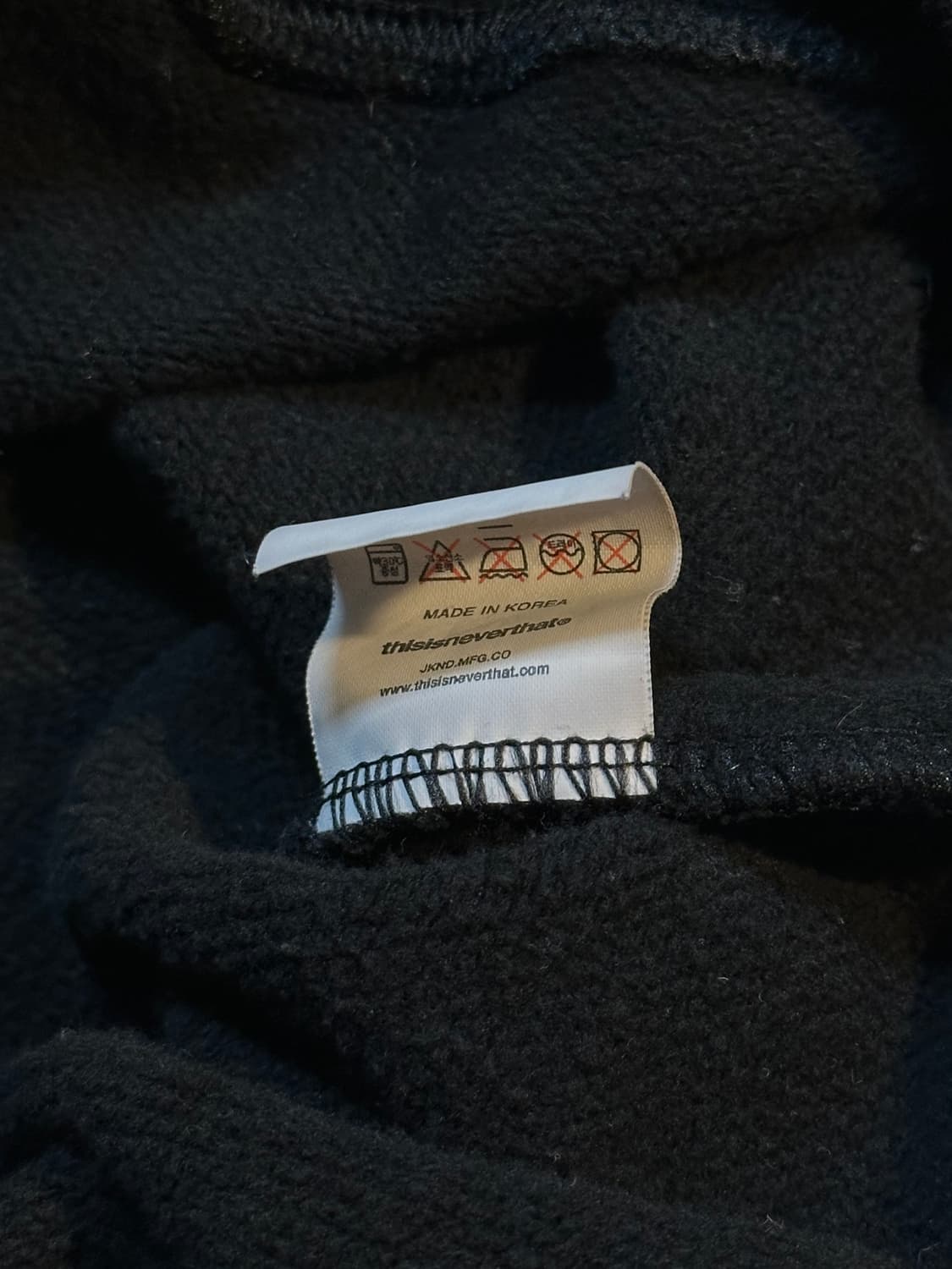 디스이즈네버댓 스펠로고 맨투맨 블랙 상품이미지5