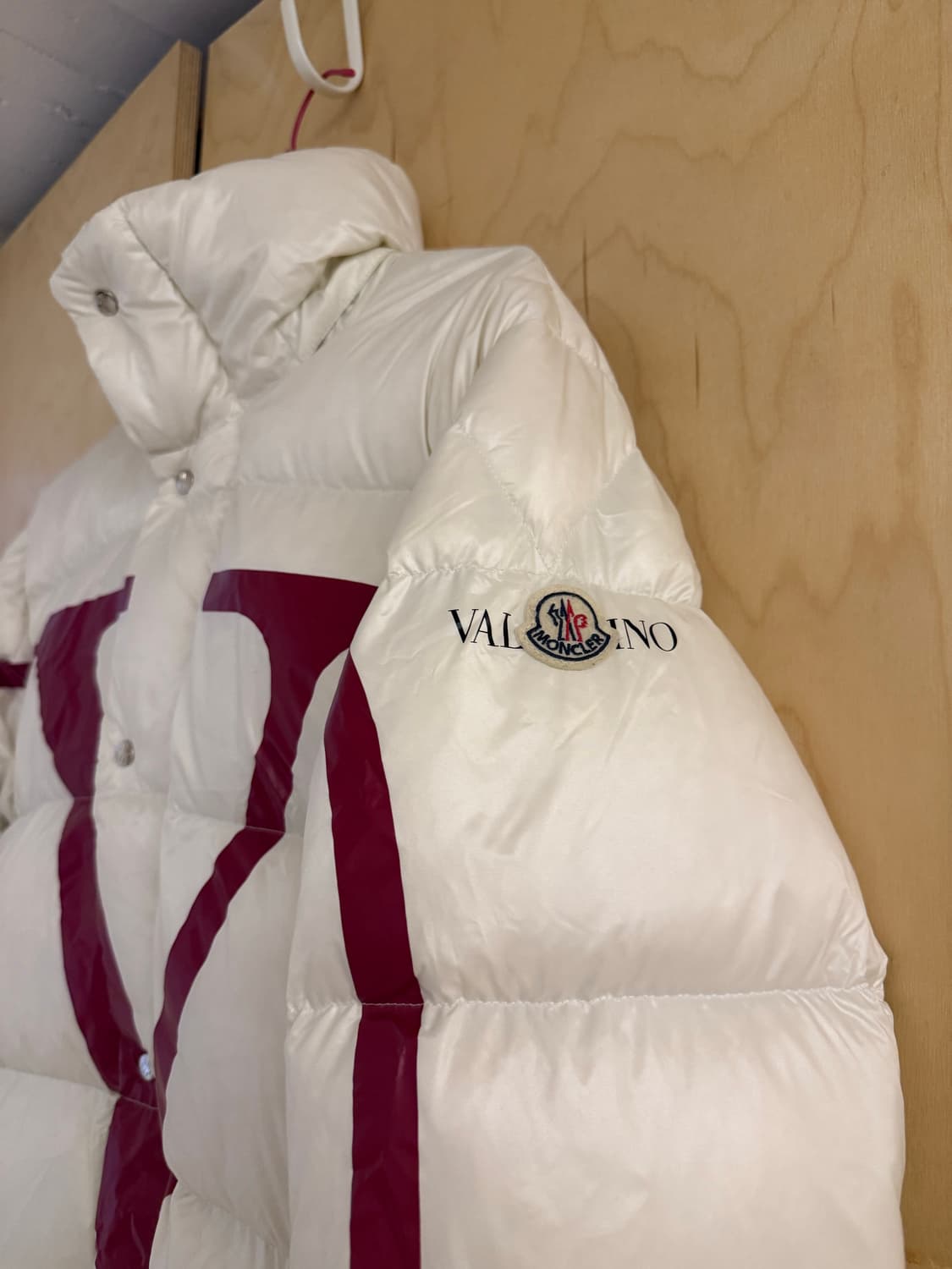발렌티노x몽클레어 다운 패딩(4(XL)) 상품이미지2
