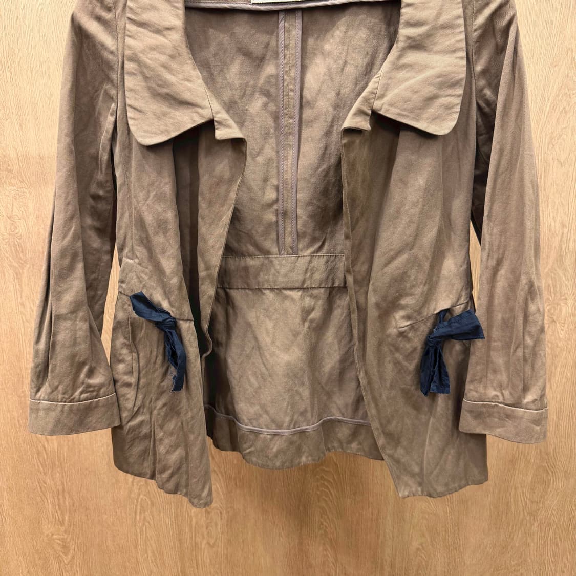 마르니 오픈 자켓 라운드 카라 사이드 리본 스트랩 디테일 브라운 상품이미지5