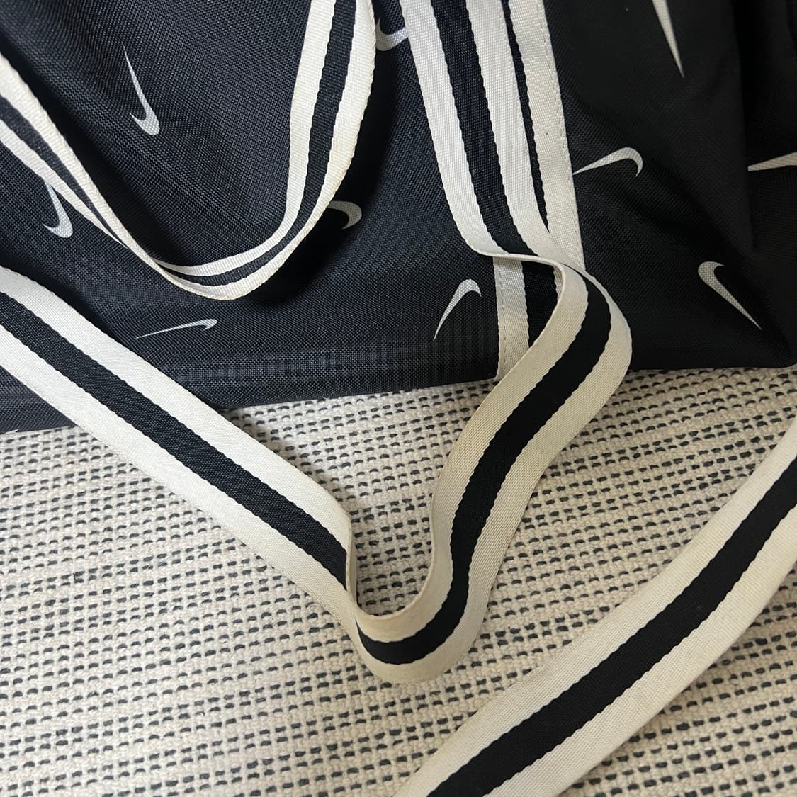 나이키 헤리티지 스우시 더플백 짐백 상품이미지4