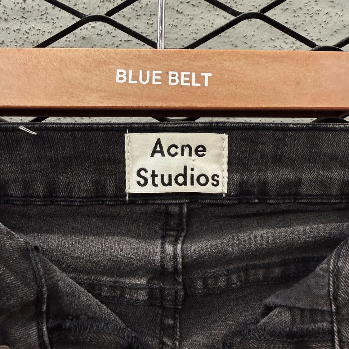 Acne Studios 스킨5 블랙데님 하이웨스트 드라이 워싱 디테일 상품이미지6
