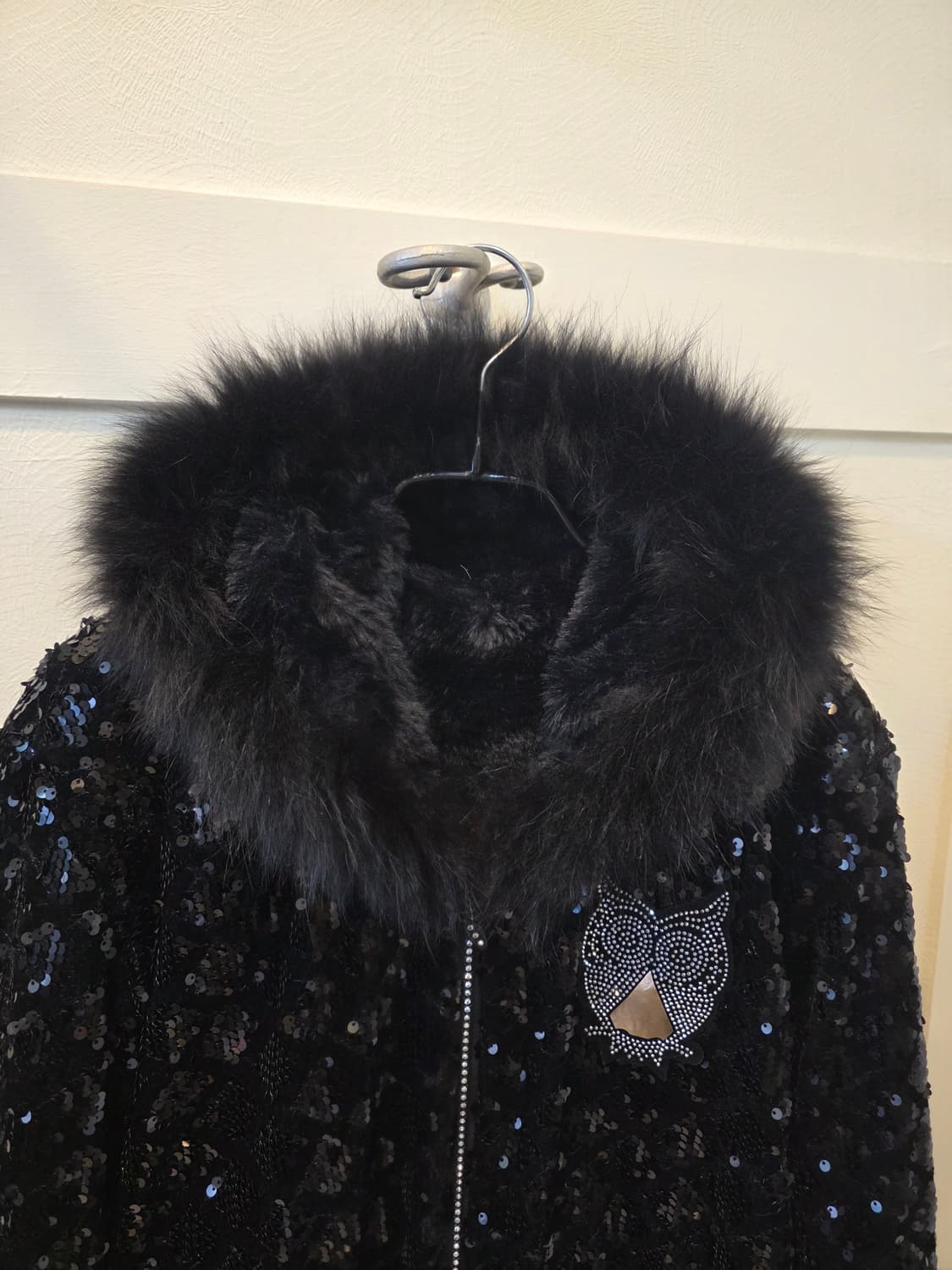 블랙 스팽글 퍼 트리밍 크롭자켓 상품이미지1