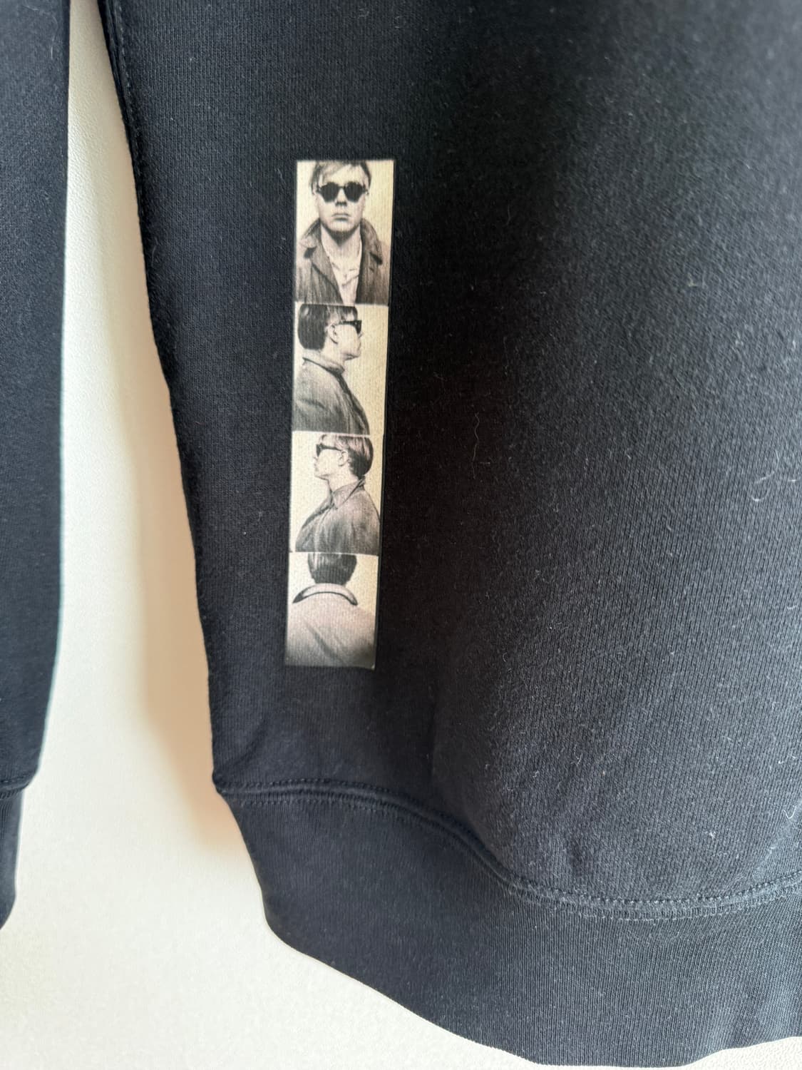 유니클로(UNIQLO) KAWS + Warhol 맨투맨 상품이미지4