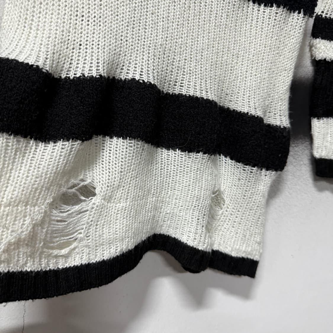 VTG 빈티지 고스펑크 십자가 패턴 데미지 퍼 니트 상품이미지4