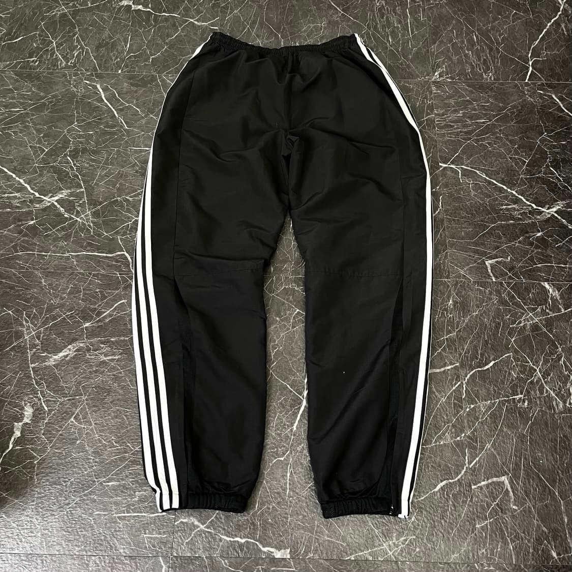 아디다스 블랙 삼선 와이드 조거 트랙팬츠 상품이미지5
