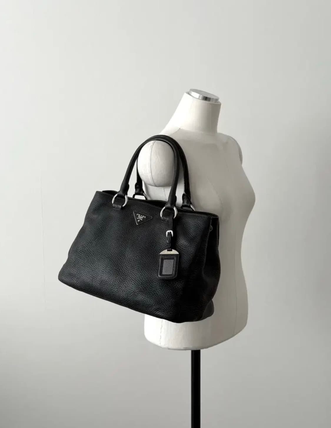 프라다 비텔로 다이노 레더 토트백 상품이미지6