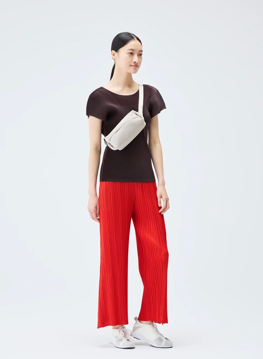 플리츠플리즈 Bias Pleats 웨이스트백 블랙판매합니다. 상품이미지6