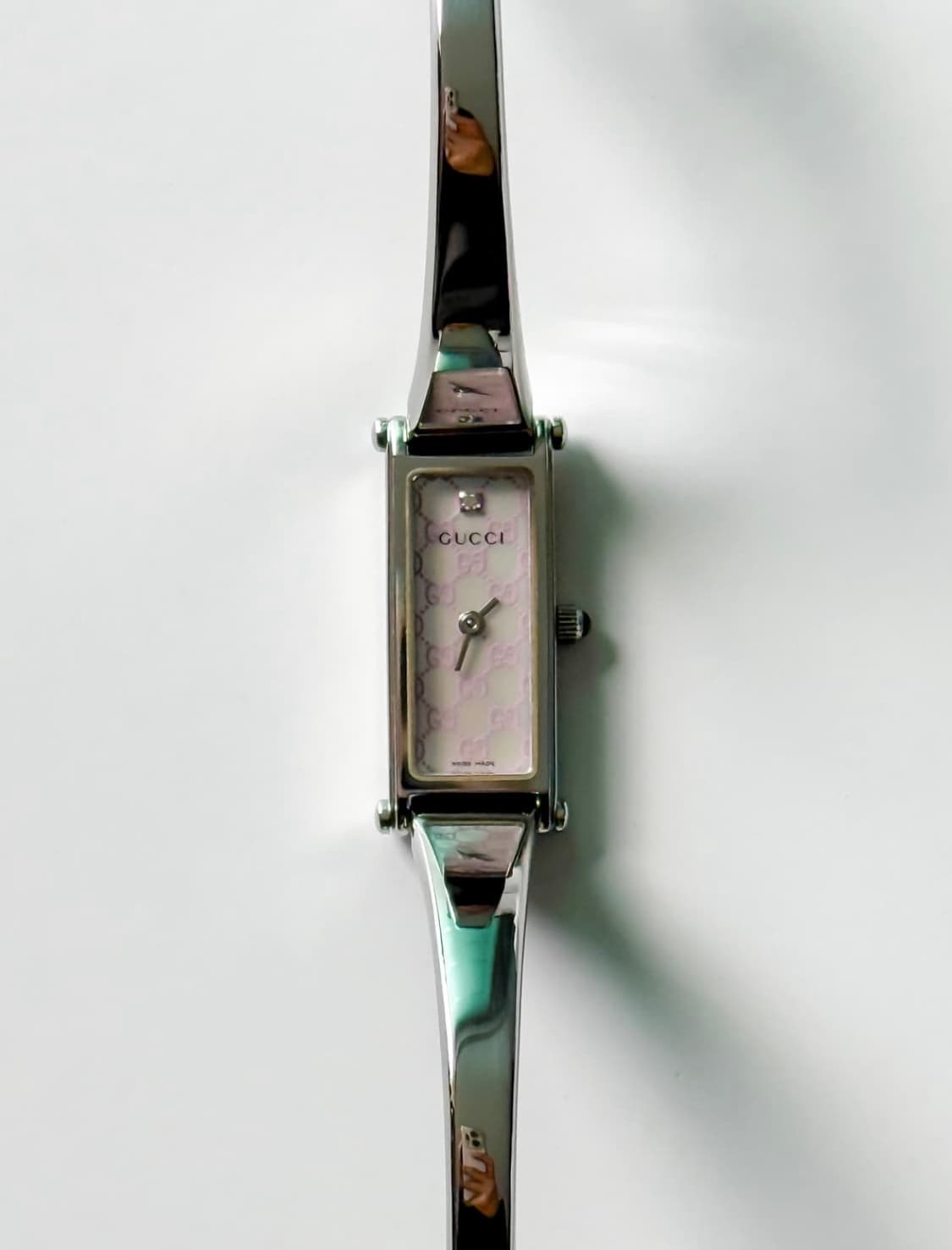 구찌 GG패턴 다이아 쉘 뱅글 시계 1500L 은장 여성 시계 상품이미지4