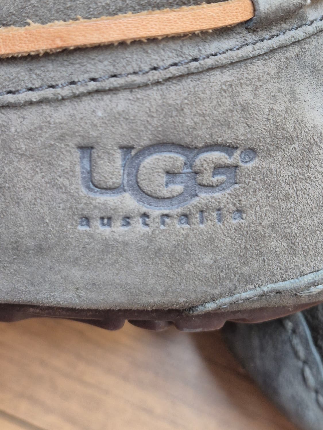 UGG 어그 여성 모카신 240mm 회색 제품입니다. 실내에서 착용하기  상품이미지8