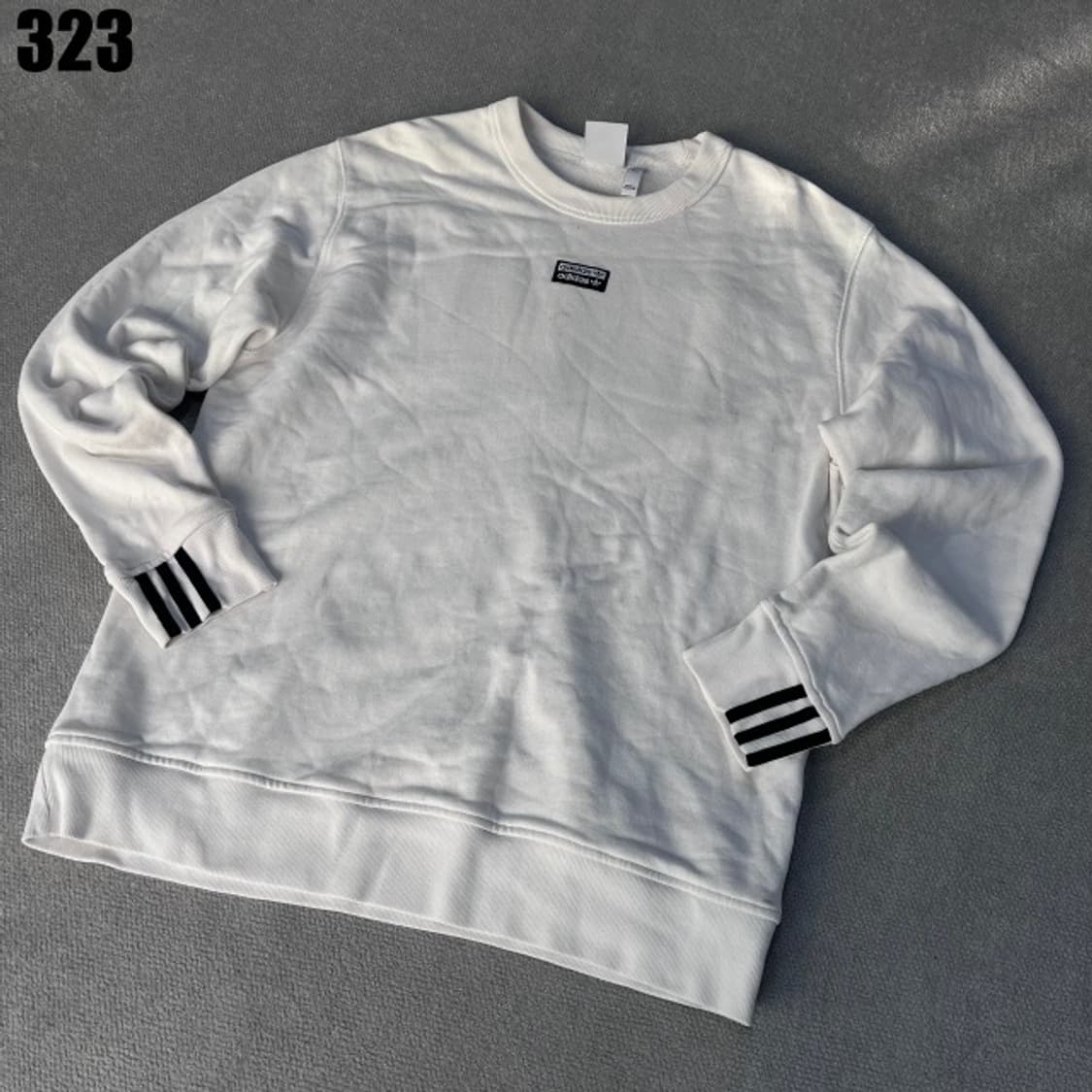 아디다스 화이트 맨투맨  상품이미지1