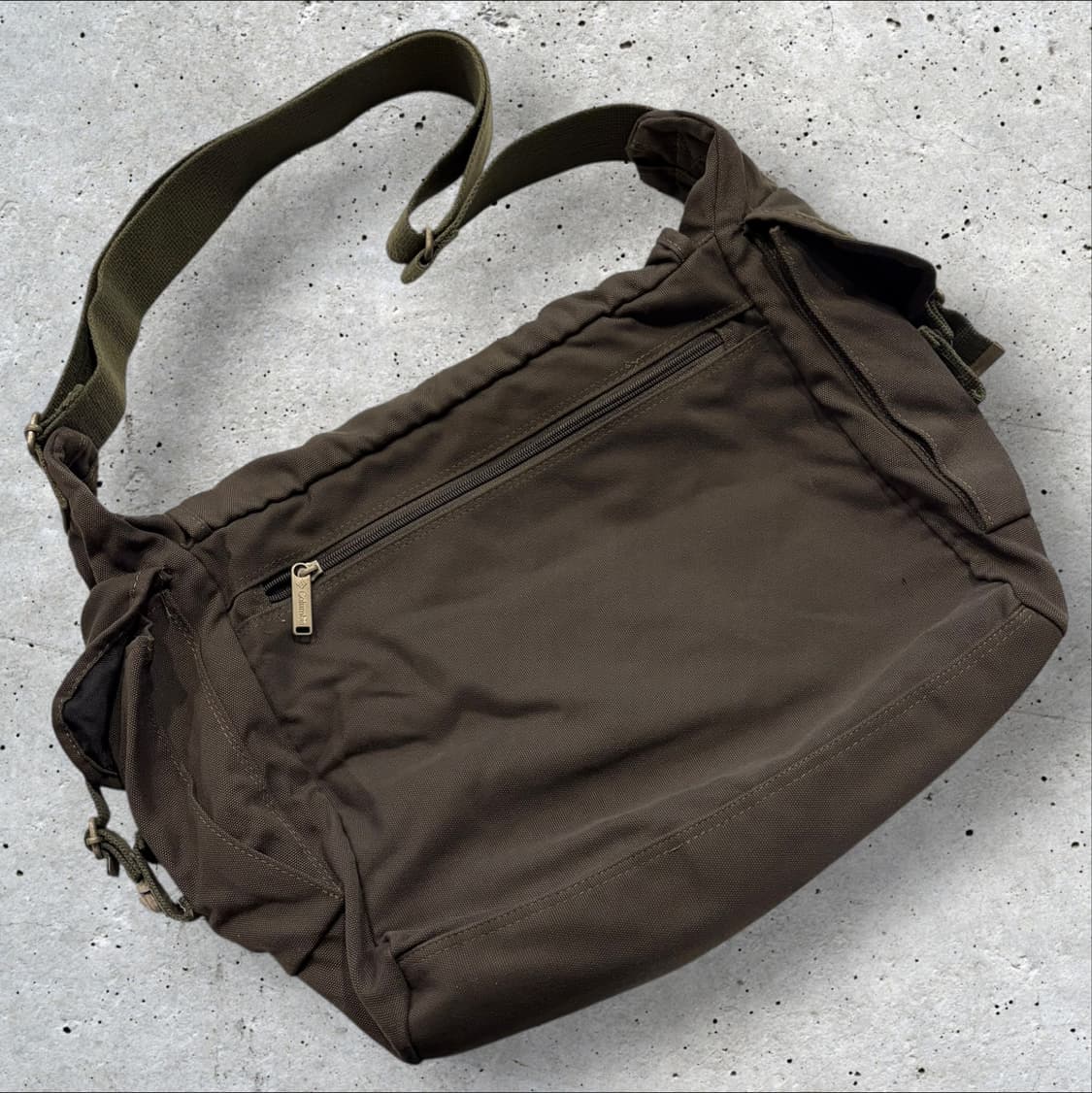 컬럼비아 브라운 메신저백 크로스백 상품이미지2