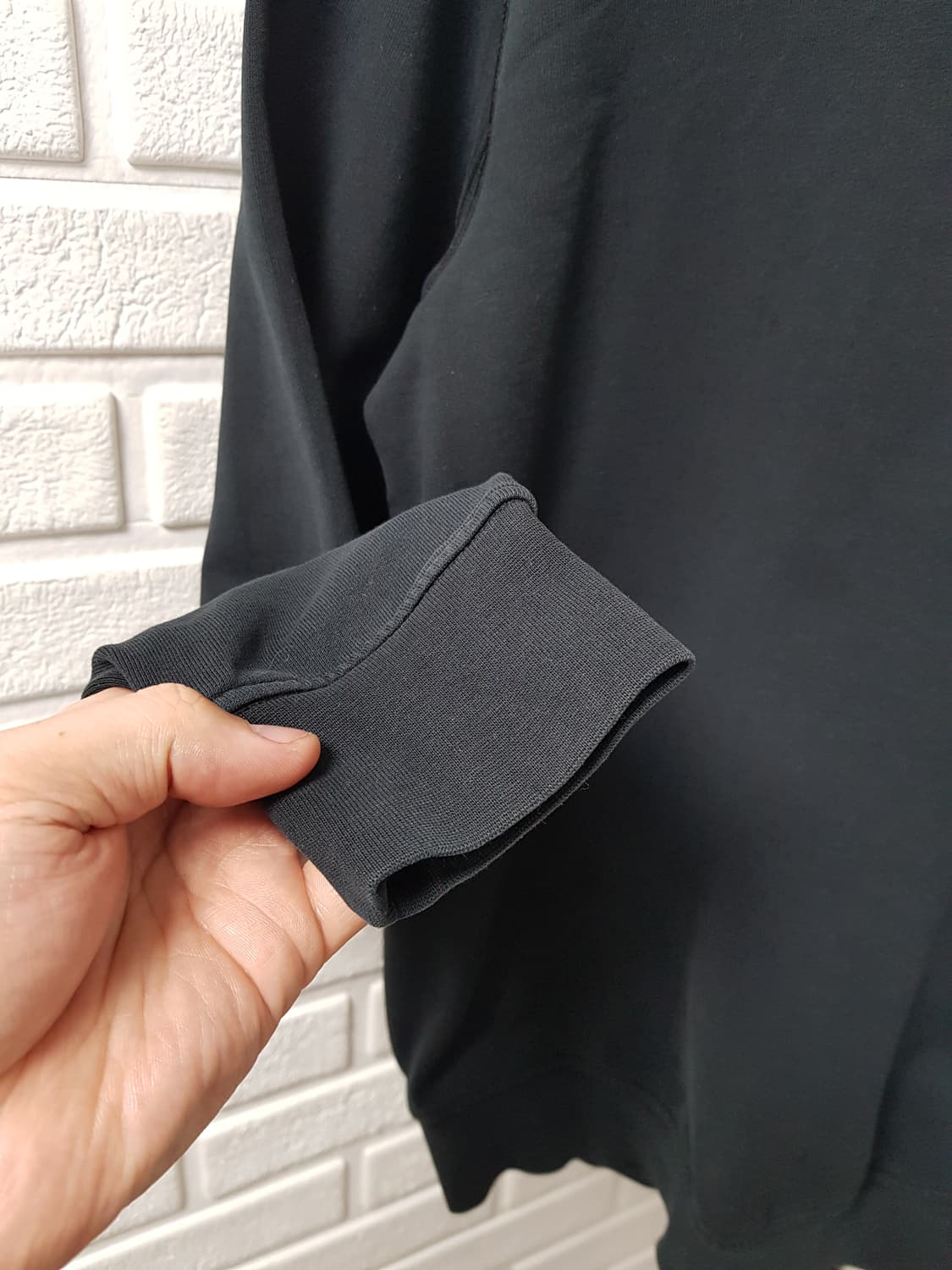 [55~66/정품] 스톤아일랜드 여성 와펜 맨투맨 블랙 상품이미지4